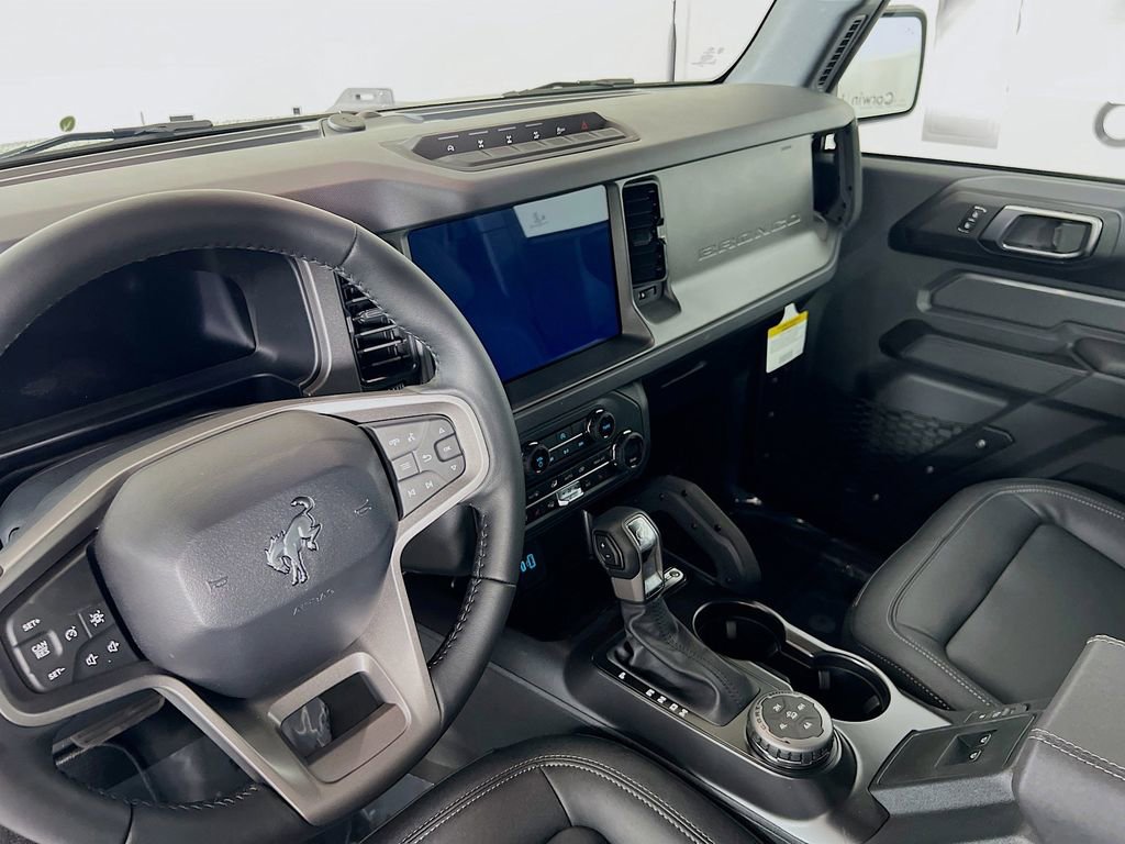 New 2025 Ford Bronco Badlands image 3