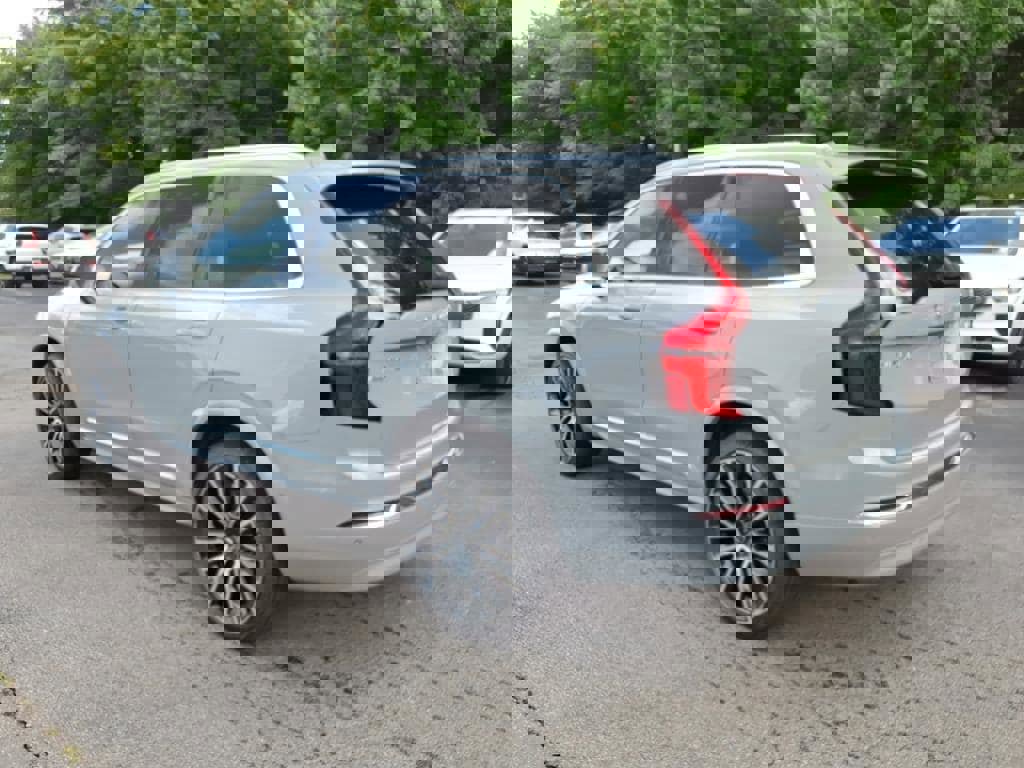 New 2025 Volvo XC90 B5 Plus w/ Protection Package Premier image 8