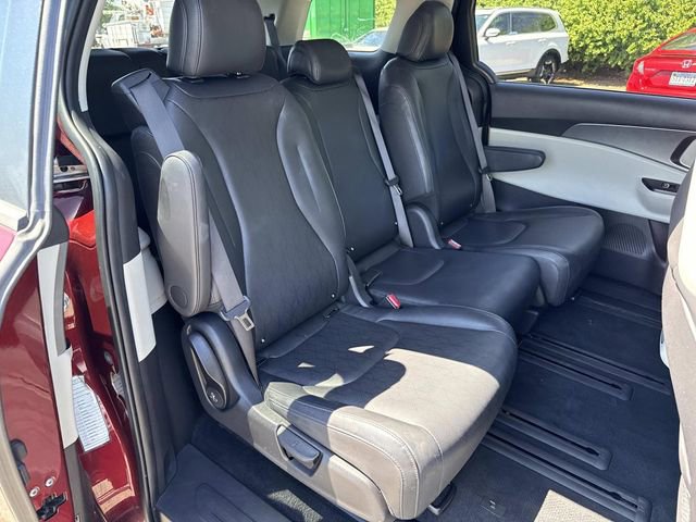 Used 2024 Kia Carnival LX FWD image 11