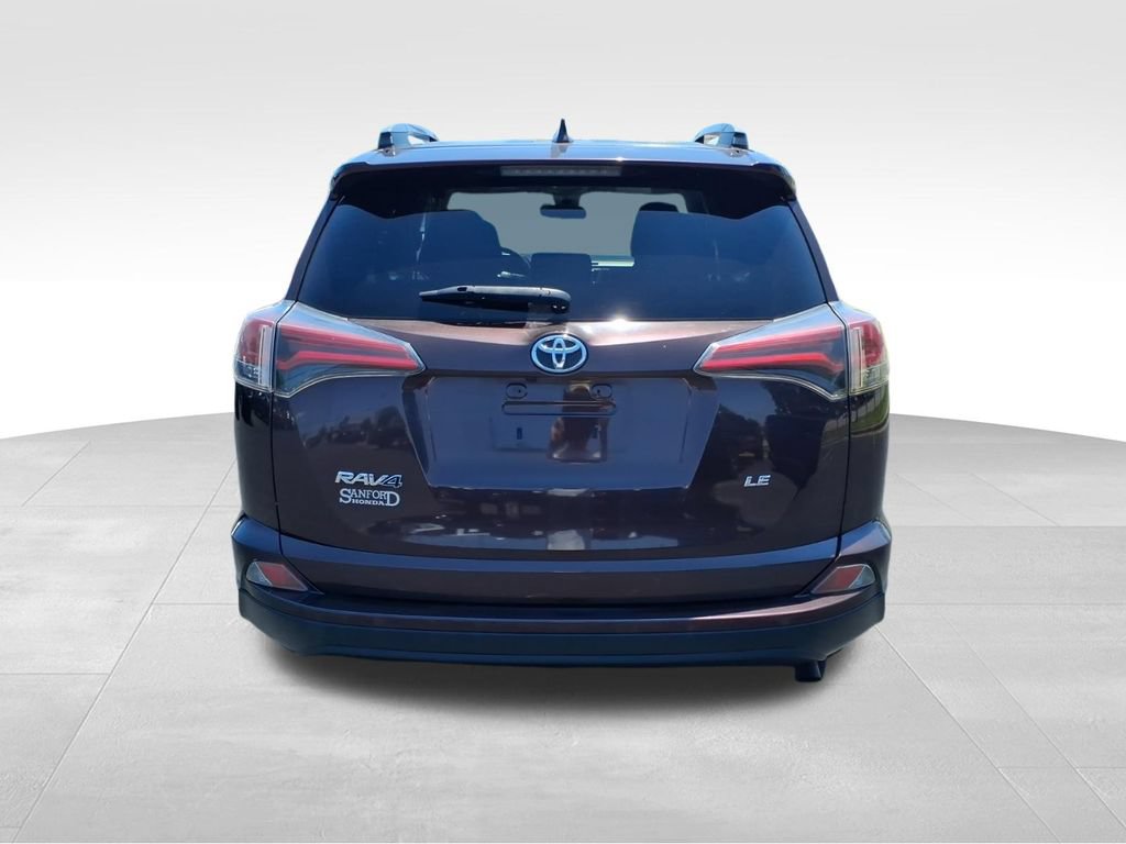 Used 2018 Toyota RAV4 LE FWD image 24