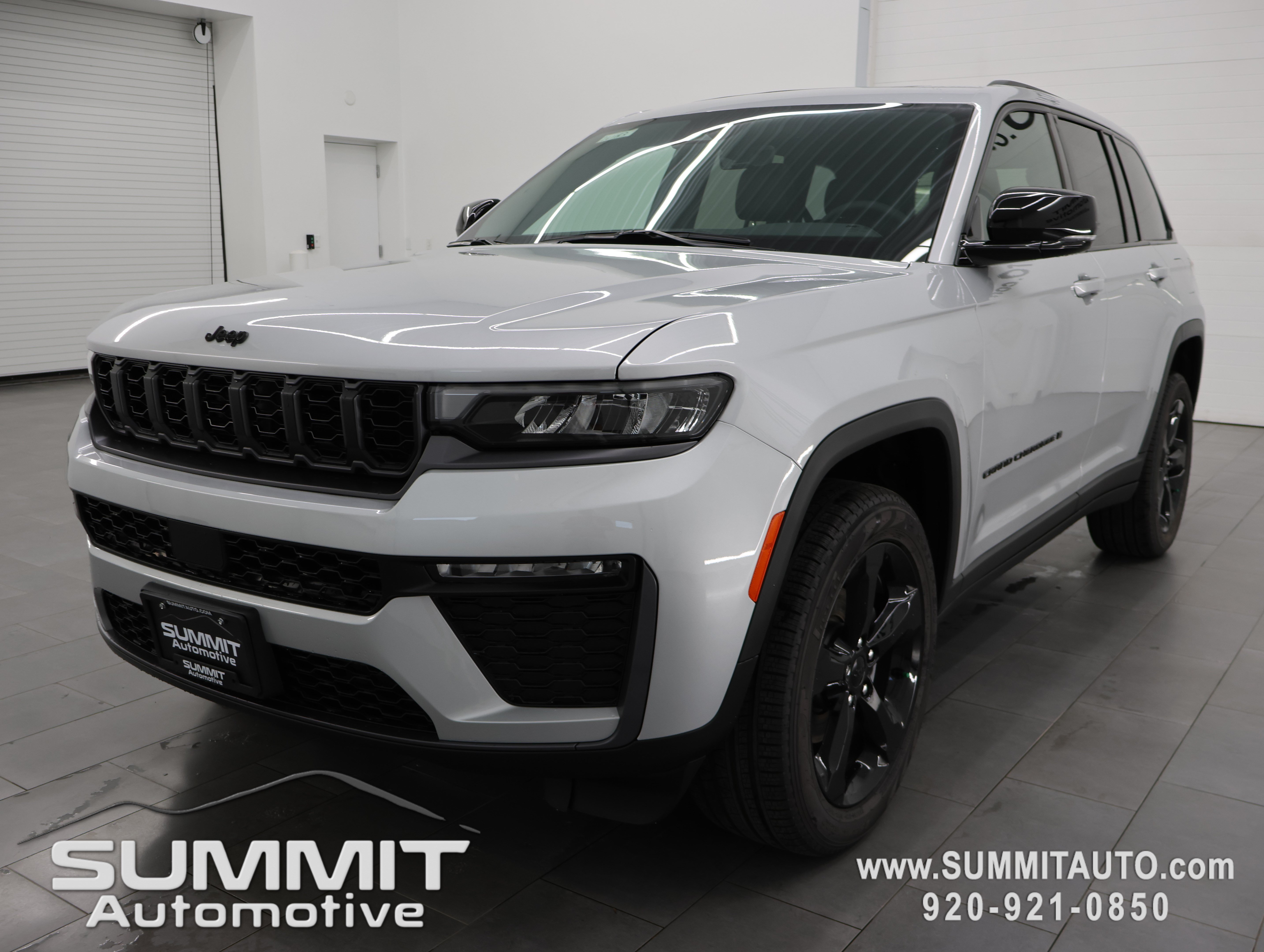New 2026 Jeep Grand Cherokee Limited w/ Limited Altitude Package AWD/4WD image 7
