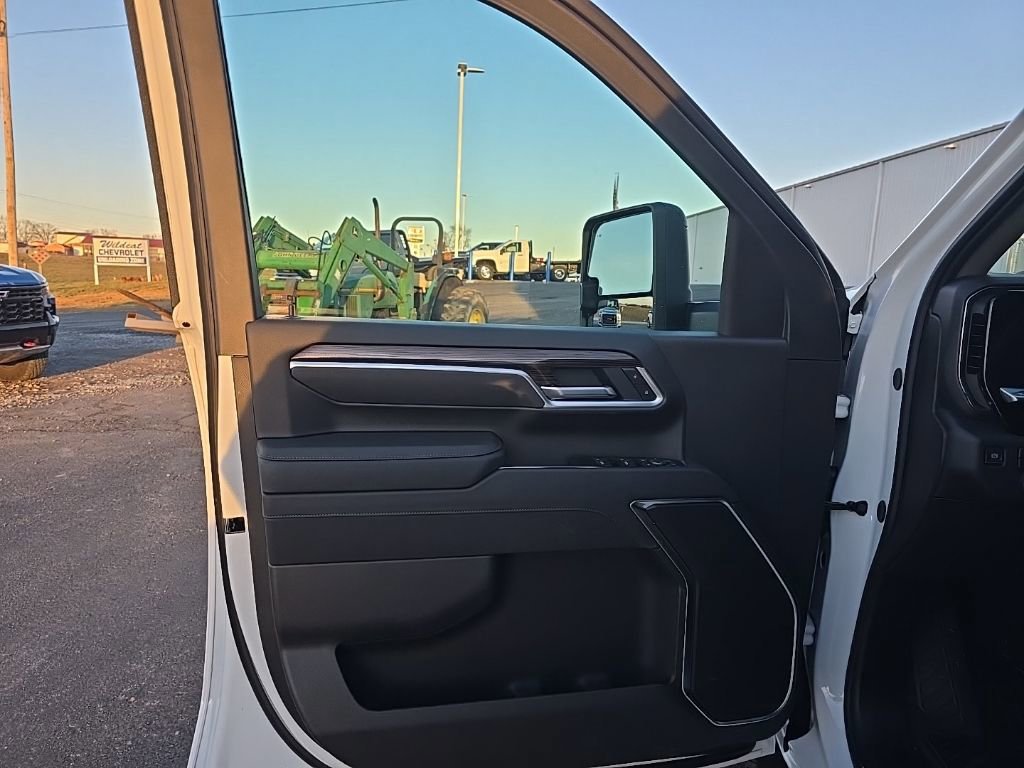 New 2026 Chevrolet Silverado 3500 LT w/ All Star Edition image 13