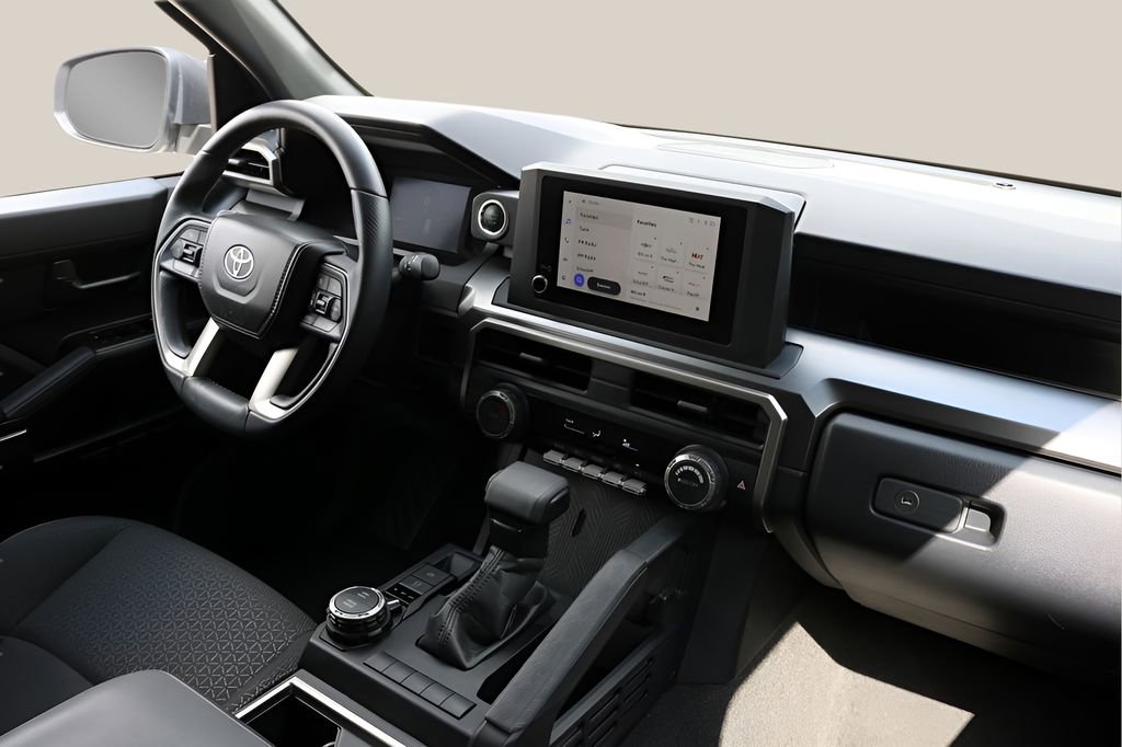 Used 2025 Toyota 4Runner SR5 AWD/4WD image 15