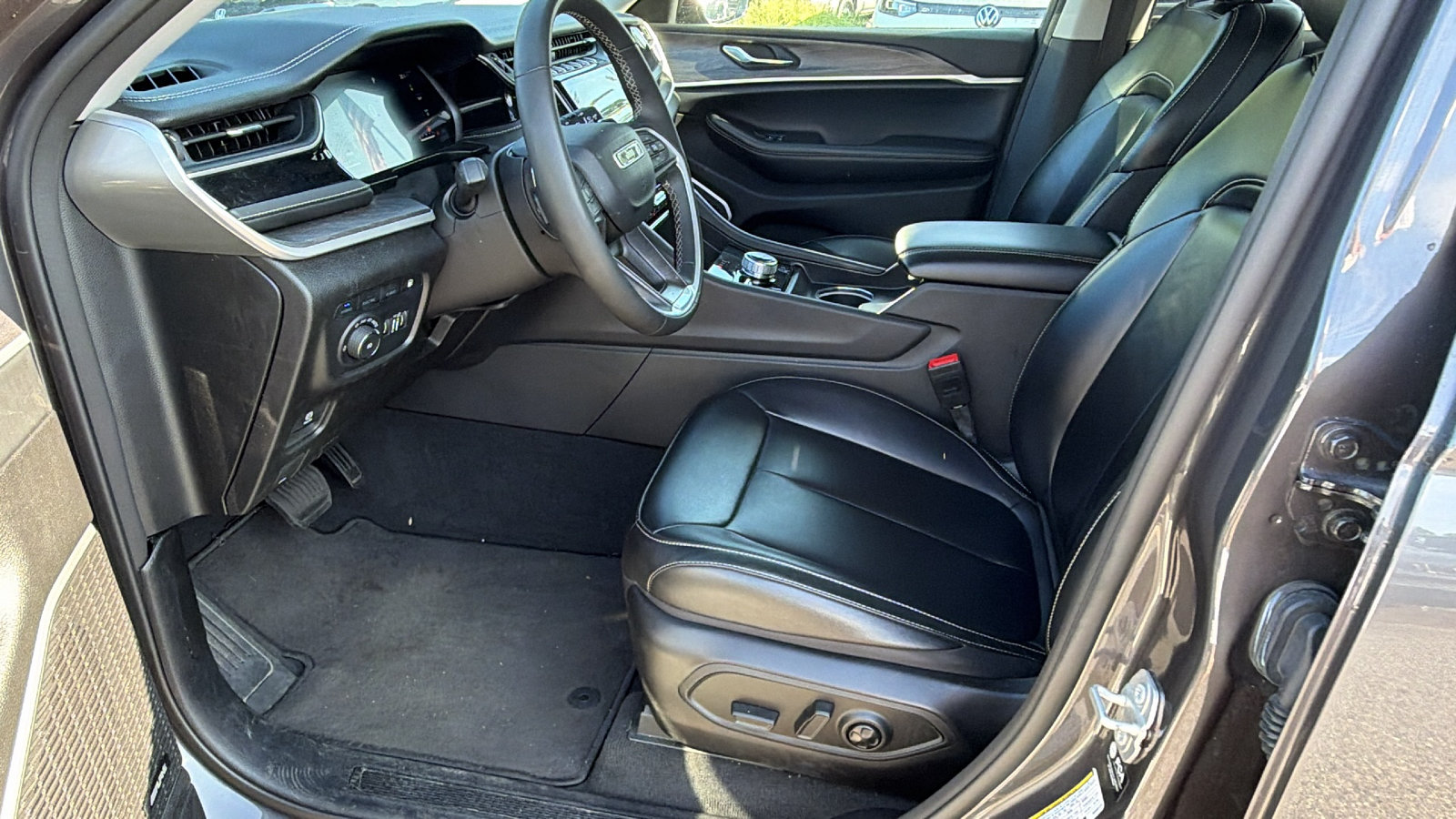 Used 2024 Jeep Grand Cherokee Limited 4xe AWD/4WD image 17