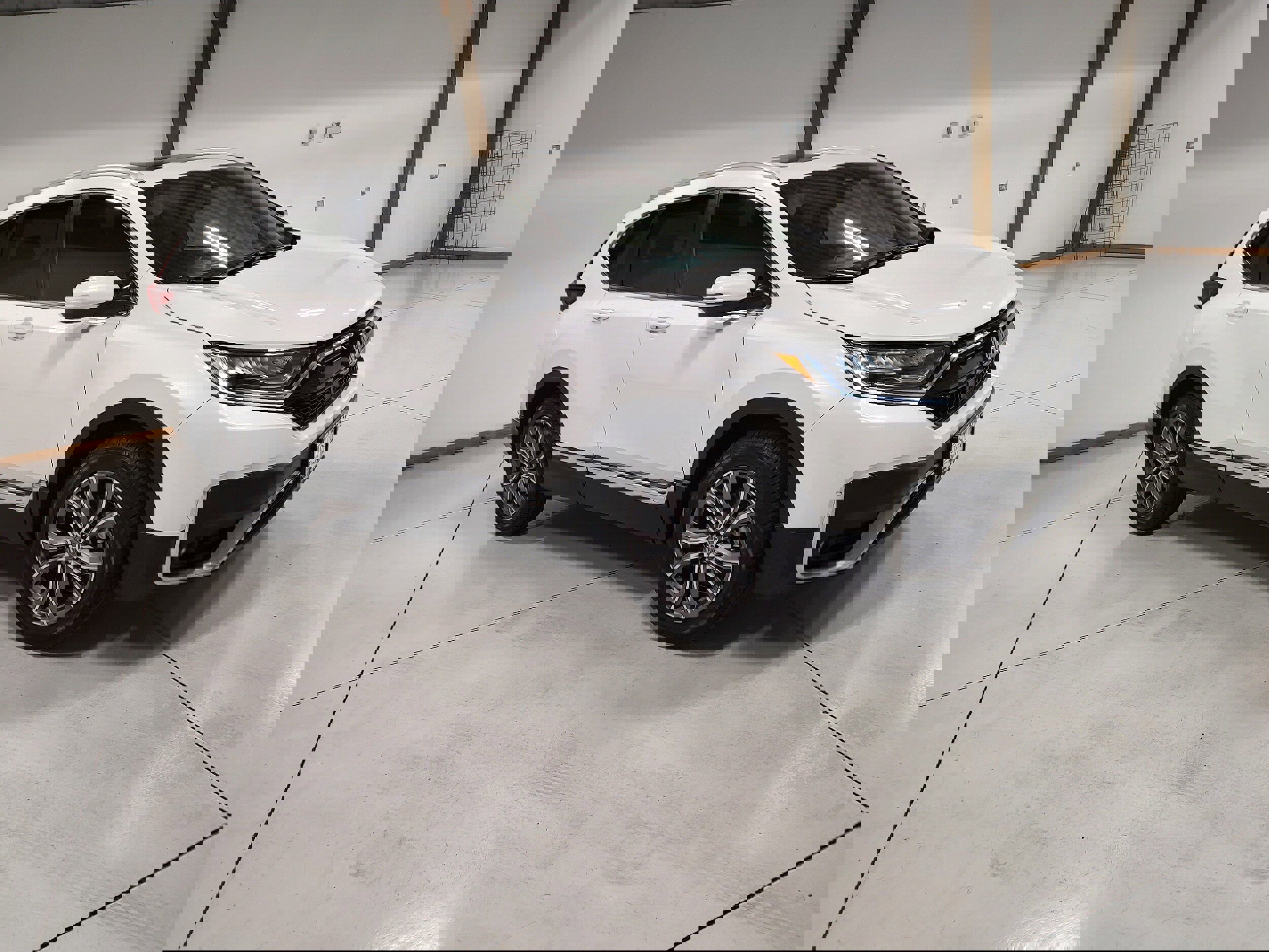 Used 2021 Honda CR-V Touring image 2