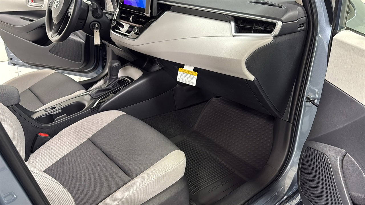 New 2025 Toyota Corolla LE image 18