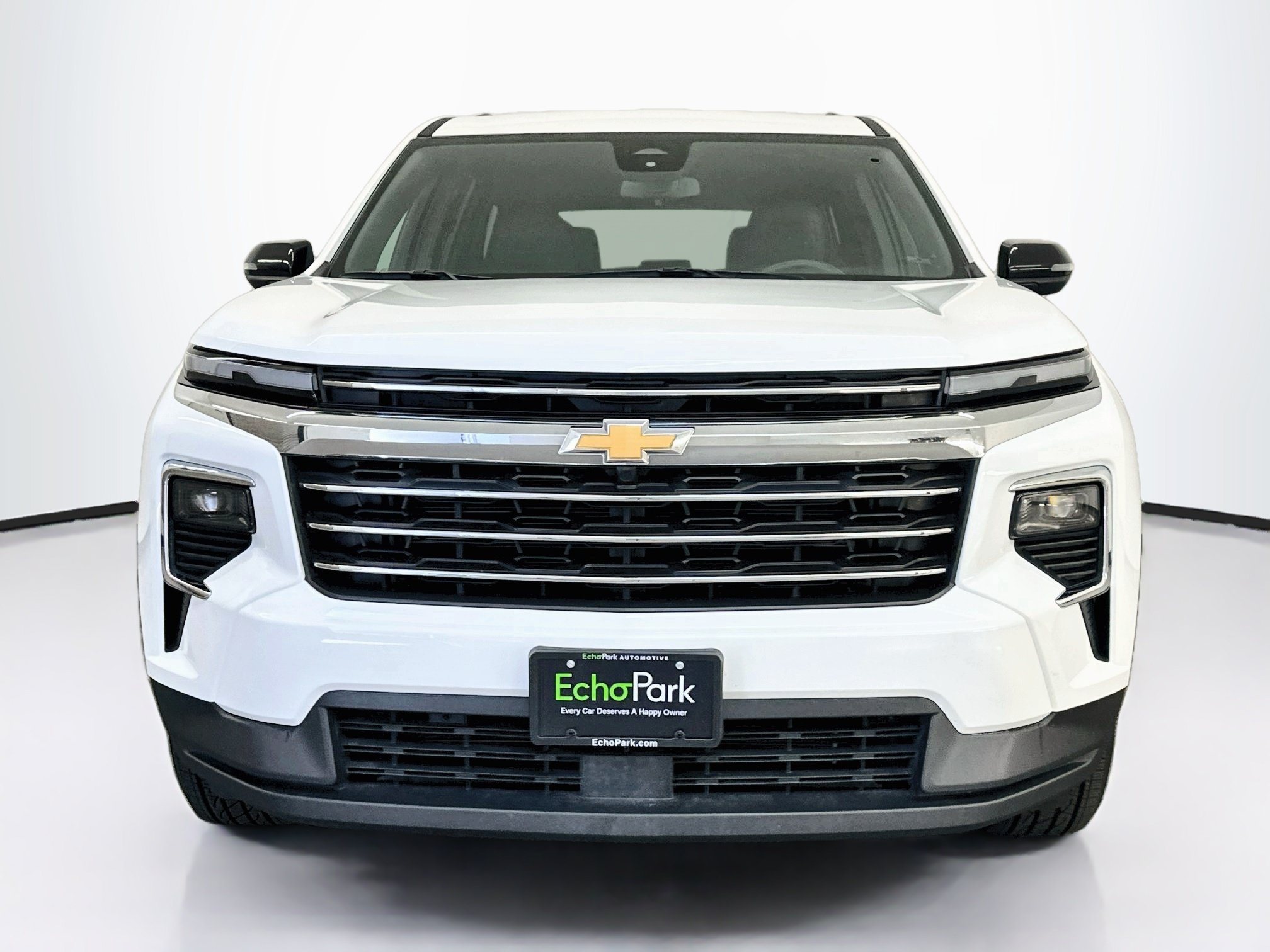 Used 2025 Chevrolet Traverse LT AWD/4WD image 2
