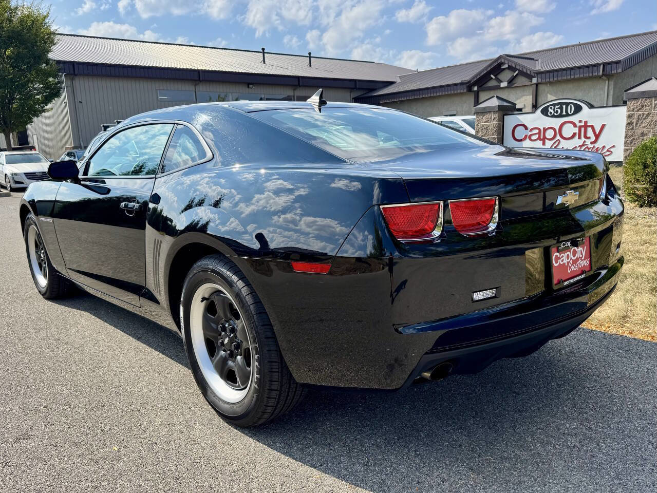 Used 2010 Chevrolet Camaro LS image 8