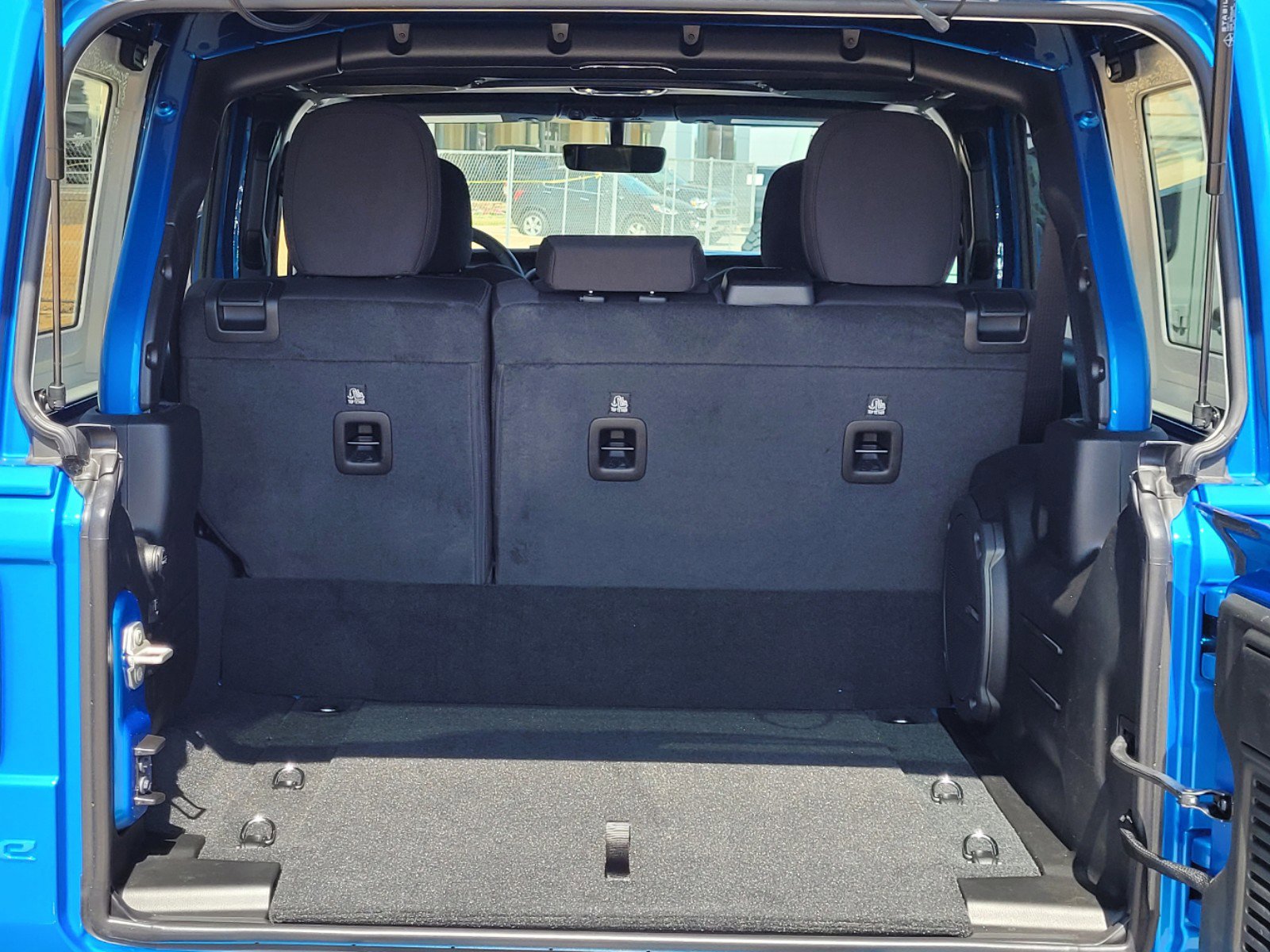 New 2023 Jeep Wrangler Unlimited w/ Sun & Screen Package image 7