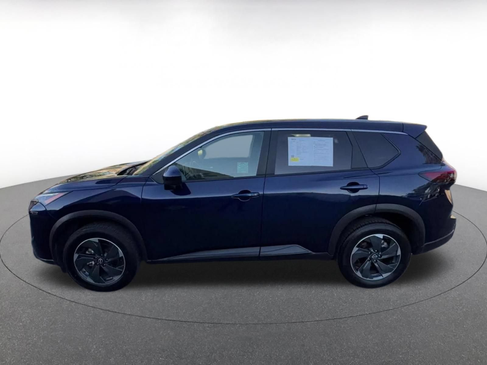 Used 2025 Nissan Rogue SV FWD image 9