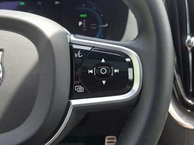 Used 2022 Volvo XC60 T8 R-Design w/ Protection Package Premier image 26