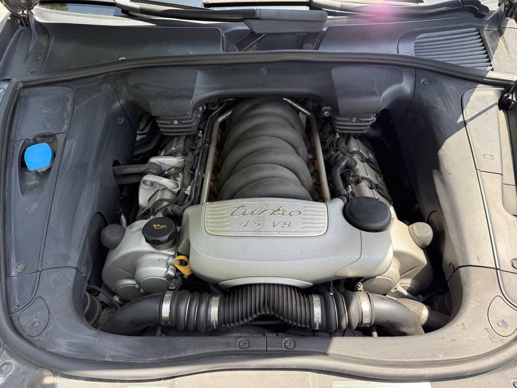 Used 2005 Porsche Cayenne Turbo AWD/4WD image 25