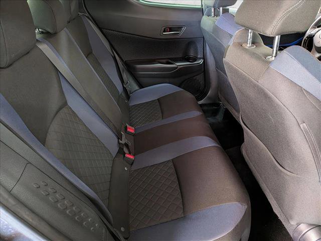 Used 2021 Toyota C-HR XLE FWD image 27
