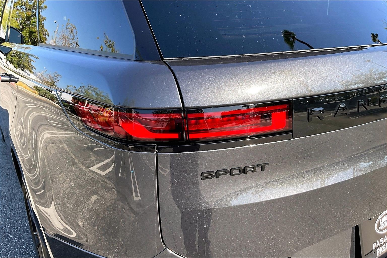 New 2027 Land Rover Range Rover Sport Dynamic SE AWD/4WD image 8