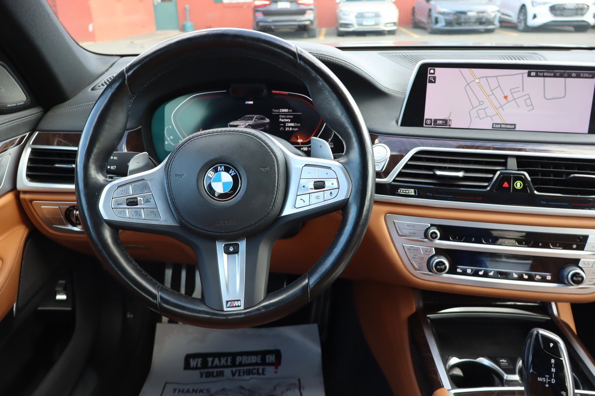 Used 2022 BMW 750i xDrive w/ Luxury Rear Seating Package AWD/4WD image 10