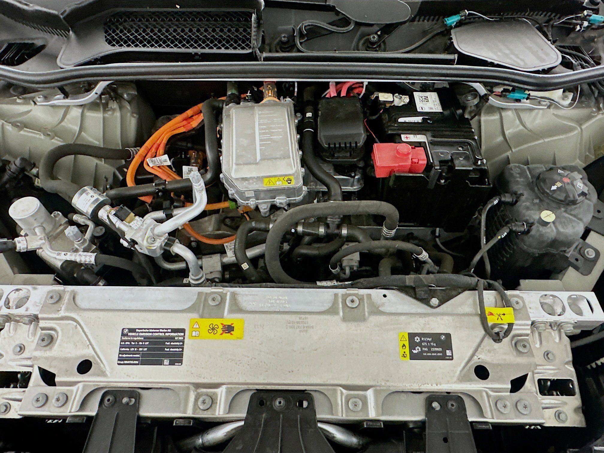 Used 2024 BMW iX xDrive50 w/ Sport Package image 31