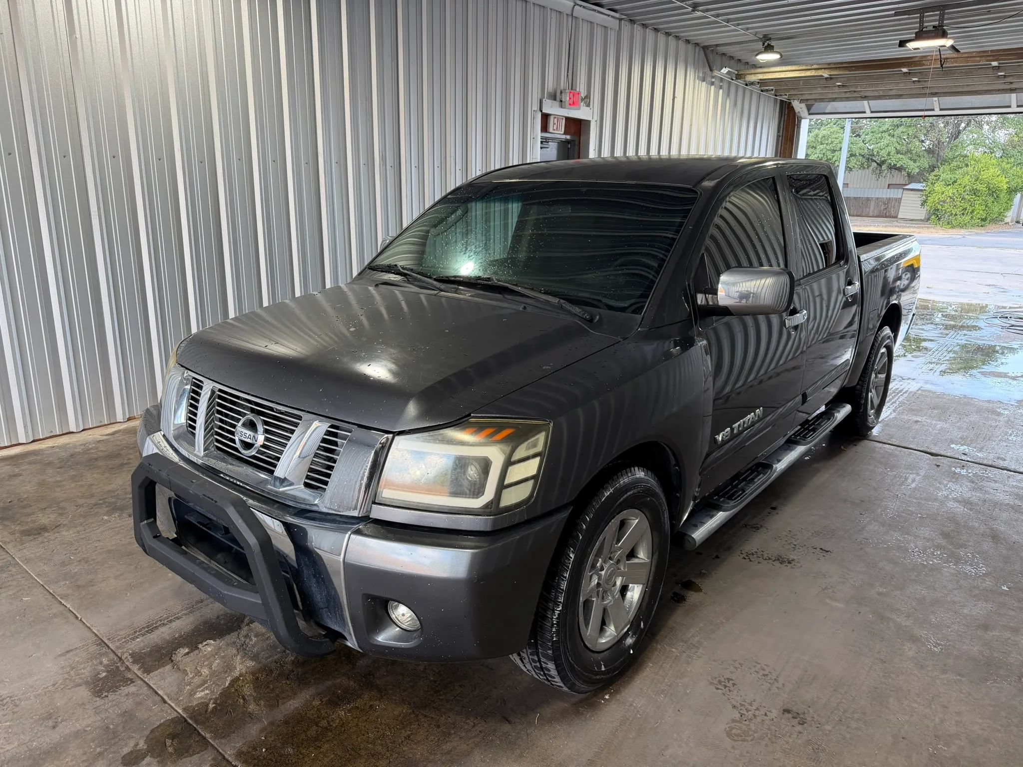 Used 2011 Nissan Titan SV RWD image 1
