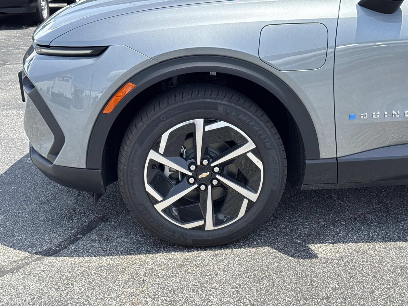 New 2026 Chevrolet Equinox EV LT w/ Comfort Package AWD/4WD image 8