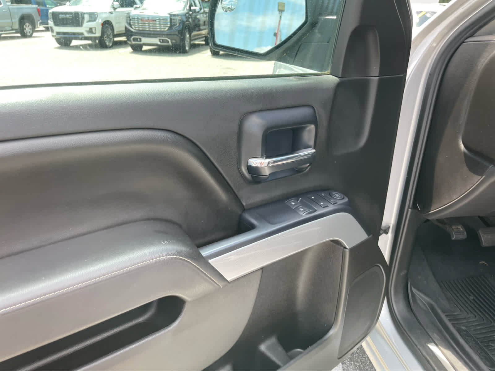 Used 2014 Chevrolet Silverado 1500 LT w/ LT Convenience Package AWD/4WD image 11