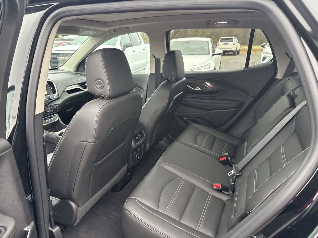 Certified 2024 GMC Terrain Denali w/ Black Diamond Edition image 32