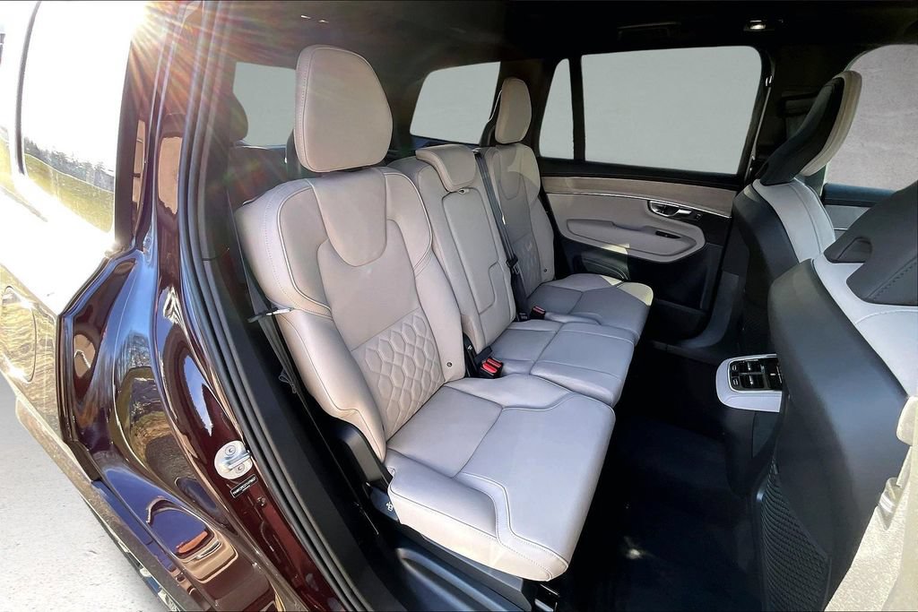 New 2026 Volvo XC90 B5 Plus w/ Protection Package Premier AWD/4WD image 9