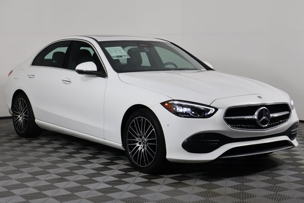 Used 2025 Mercedes-Benz C 300 Sedan image 3