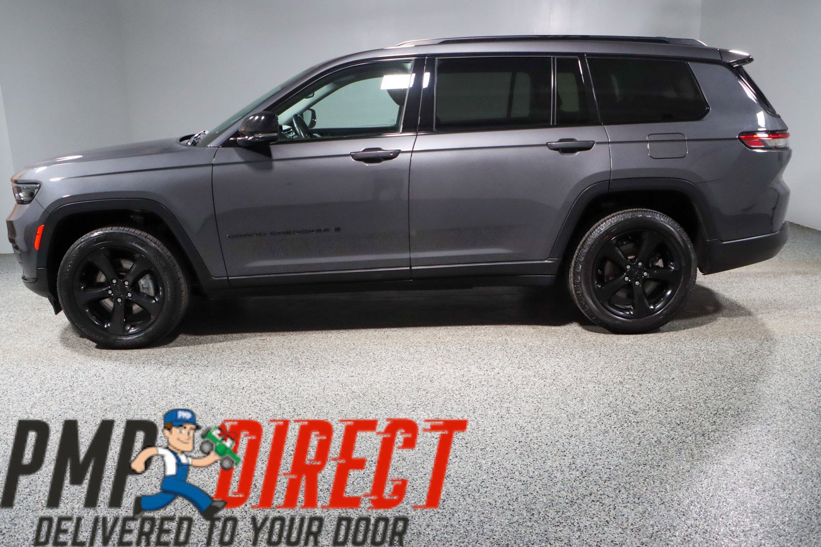 Used 2022 Jeep Grand Cherokee L Limited w/ Black Appearance Package image 10
