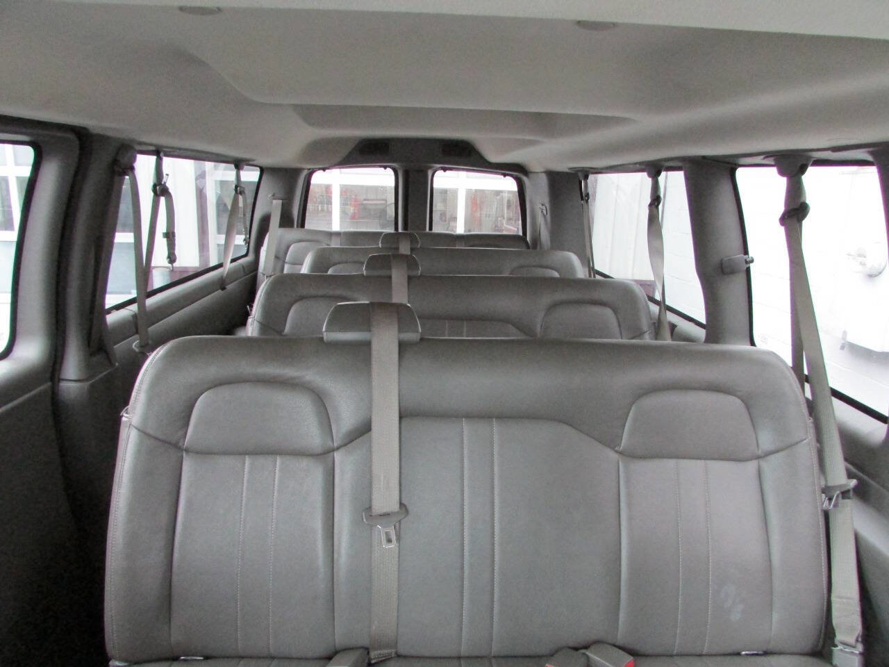 Used 2017 Chevrolet Express 3500 LS image 6