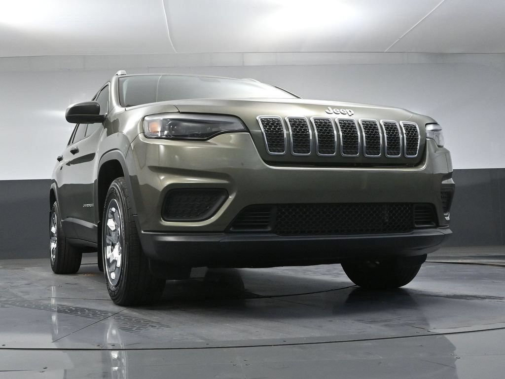 Used 2020 Jeep Cherokee Sport w/ Cold Weather Group AWD/4WD image 42
