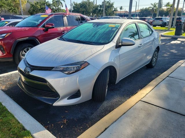 Used 2019 Toyota Corolla LE FWD image 3
