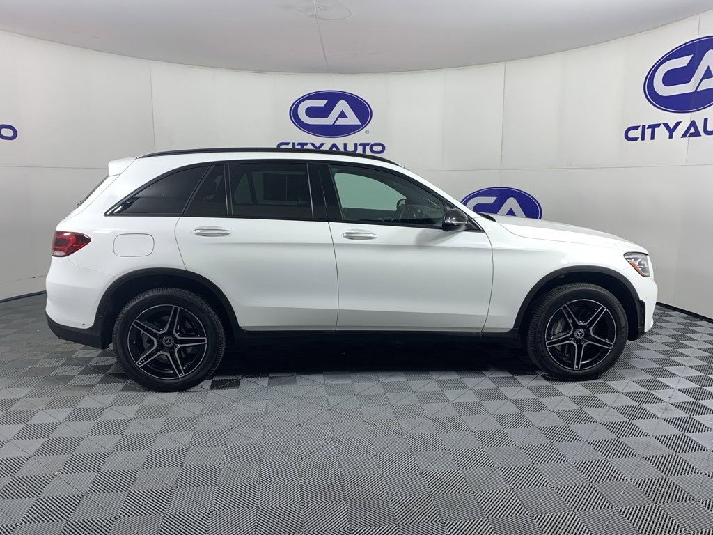 Used 2022 Mercedes-Benz GLC 300 4MATIC image 2