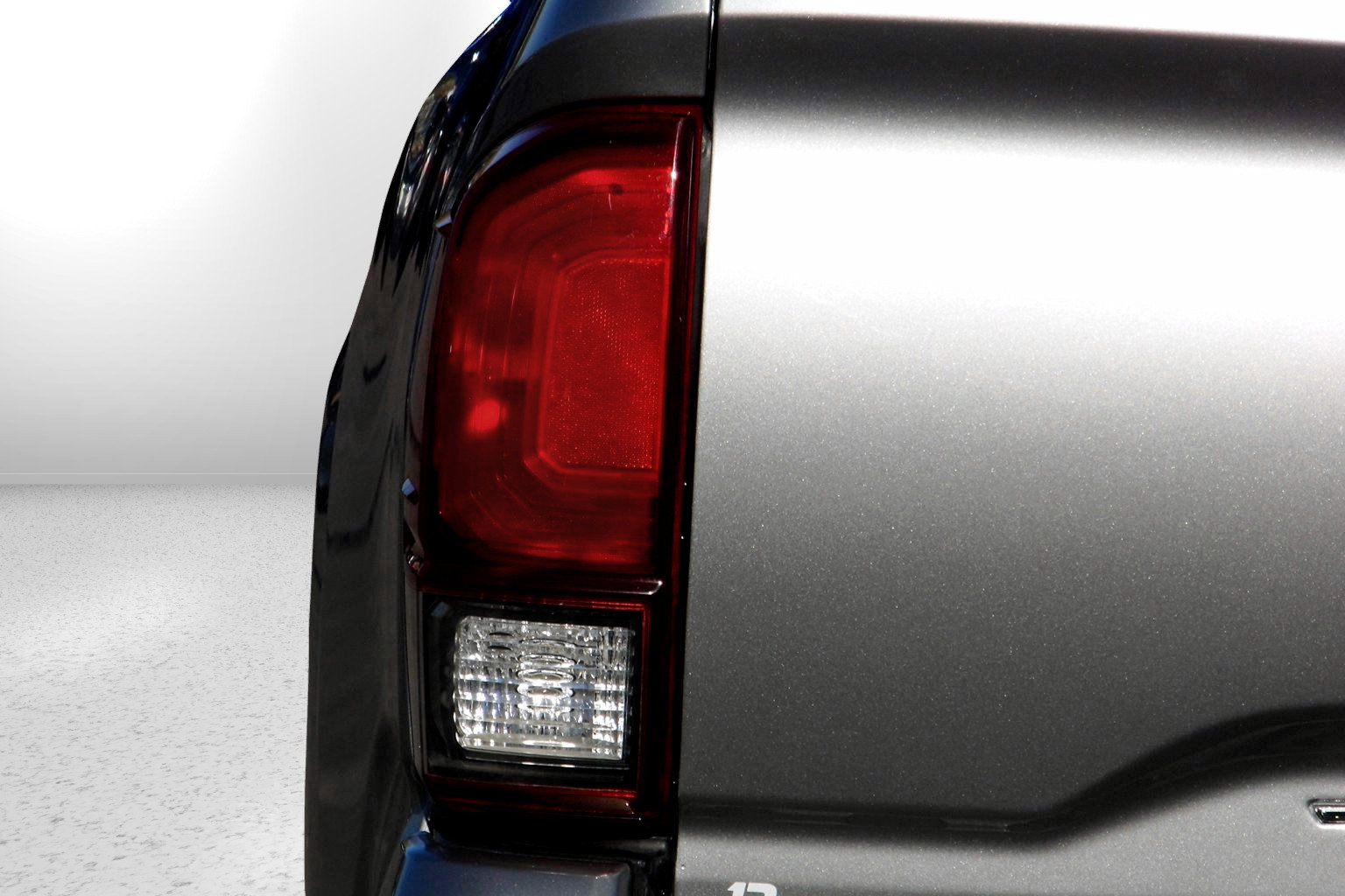 Used 2020 Toyota Tacoma SR image 10