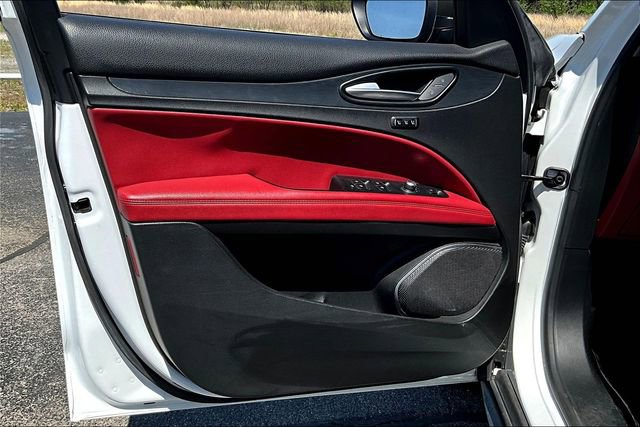 Used 2019 Alfa Romeo Stelvio w/ Nero Edizione image 20
