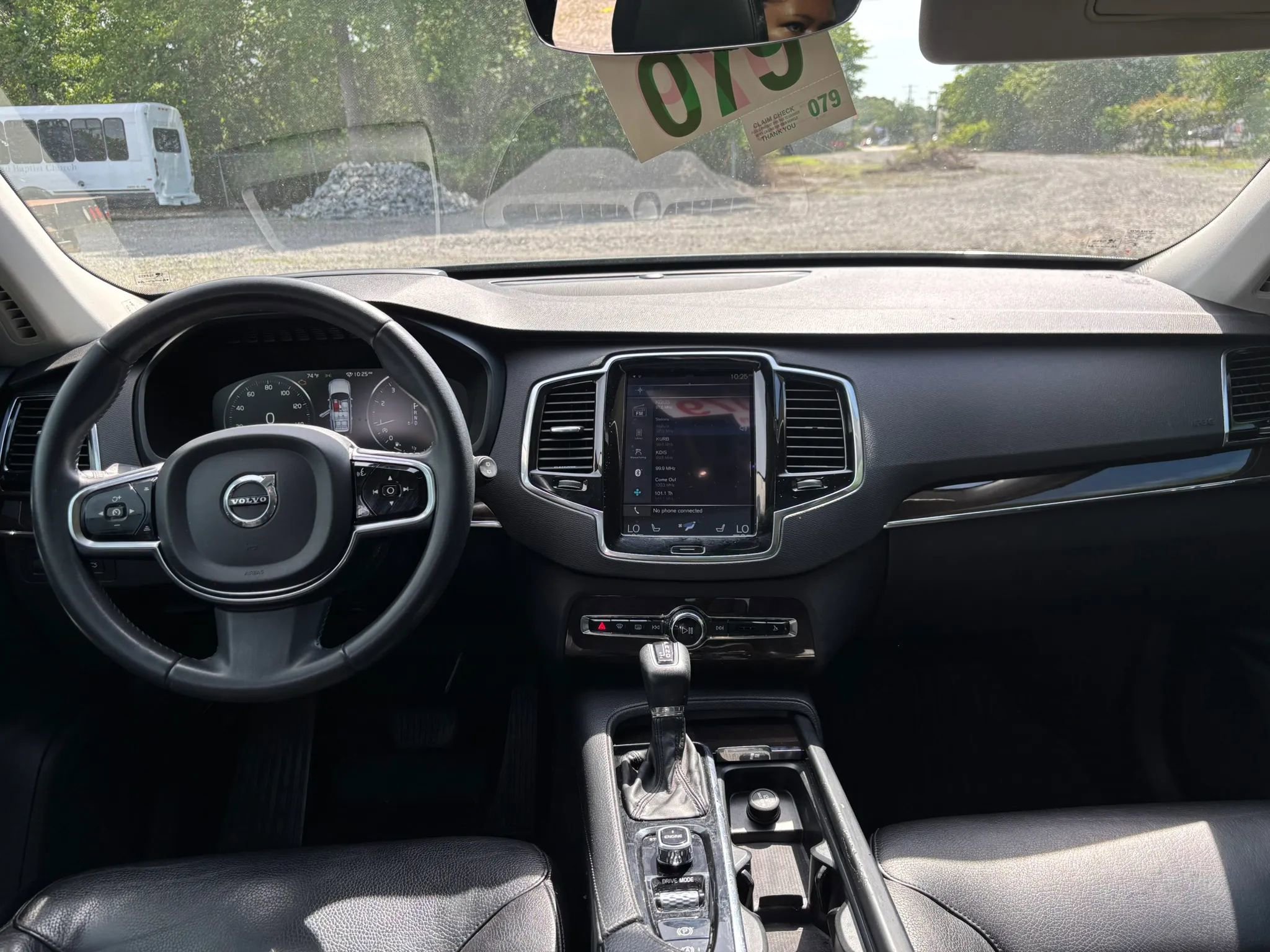 Used 2016 Volvo XC90 T6 Momentum AWD/4WD image 24