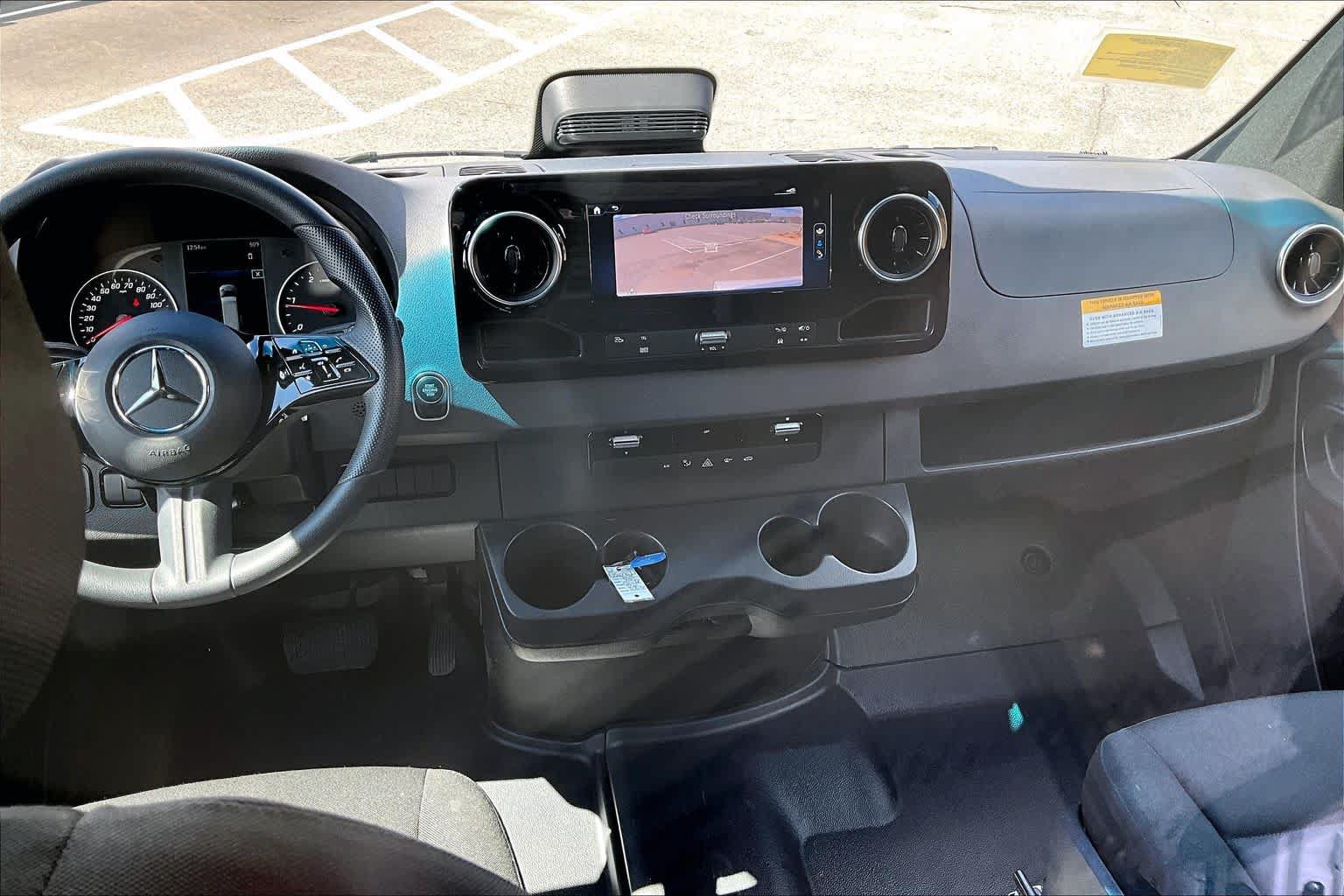 Used 2025 Mercedes-Benz Sprinter 2500 image 7