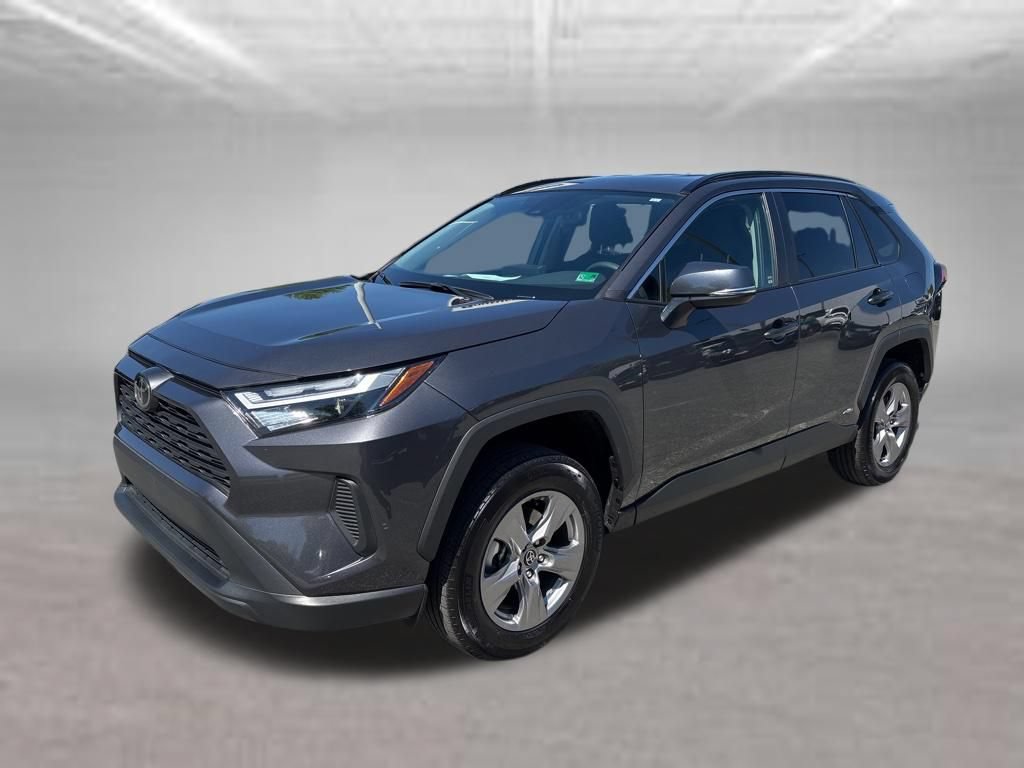 Used 2025 Toyota RAV4 XLE AWD/4WD image 8