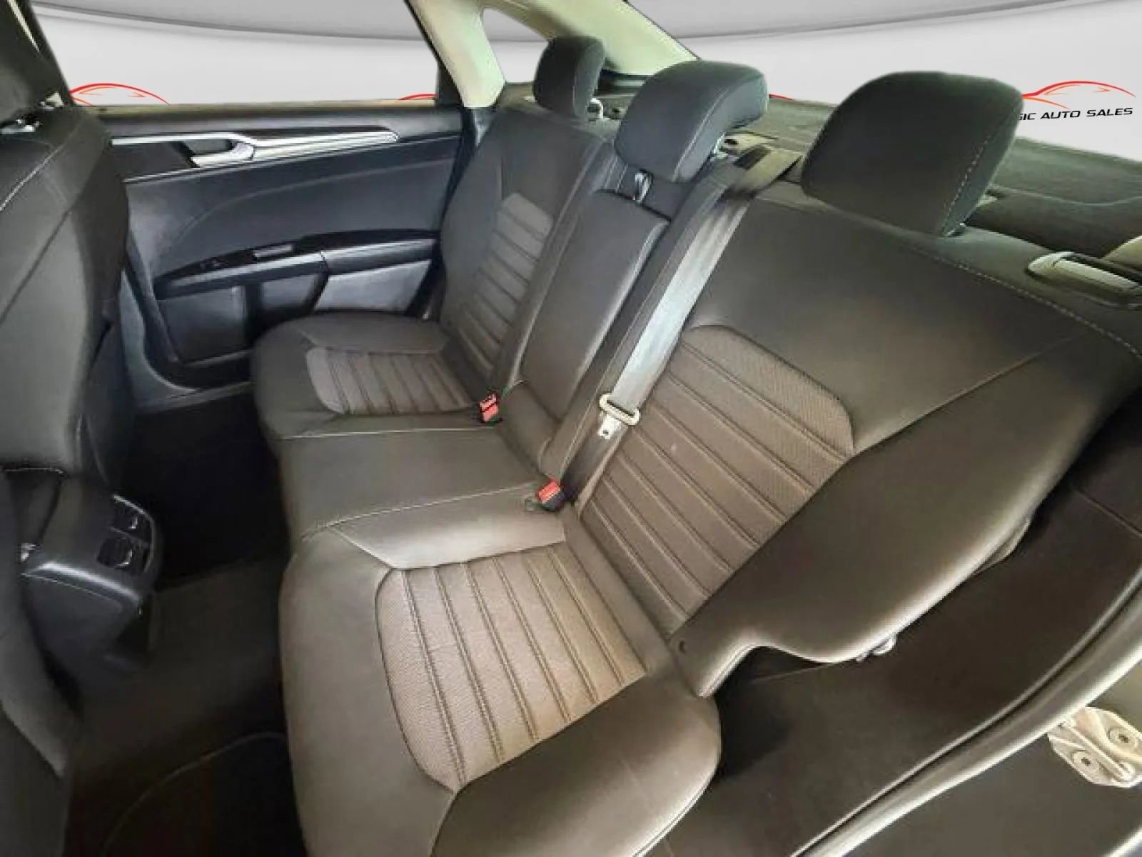 Used 2019 Ford Fusion SE image 11