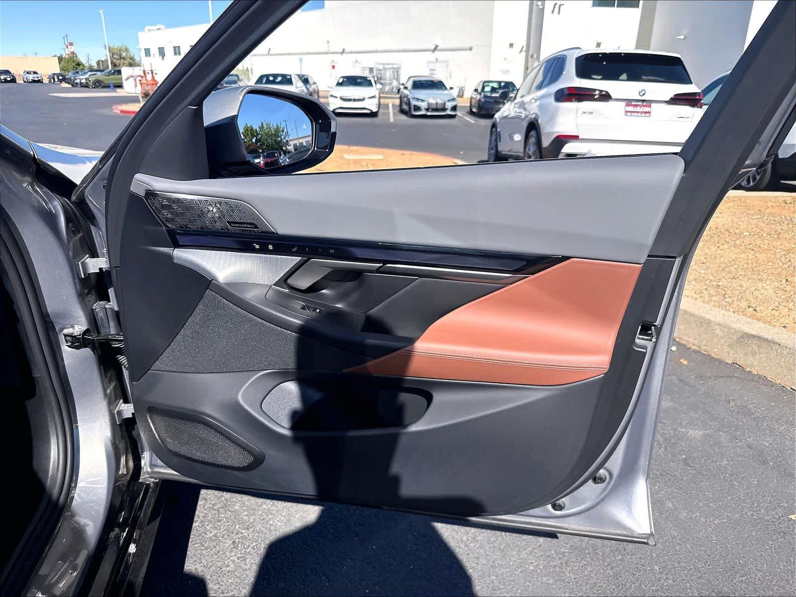 Used 2025 BMW i5 xDrive40 w/ Executive Package AWD/4WD image 31