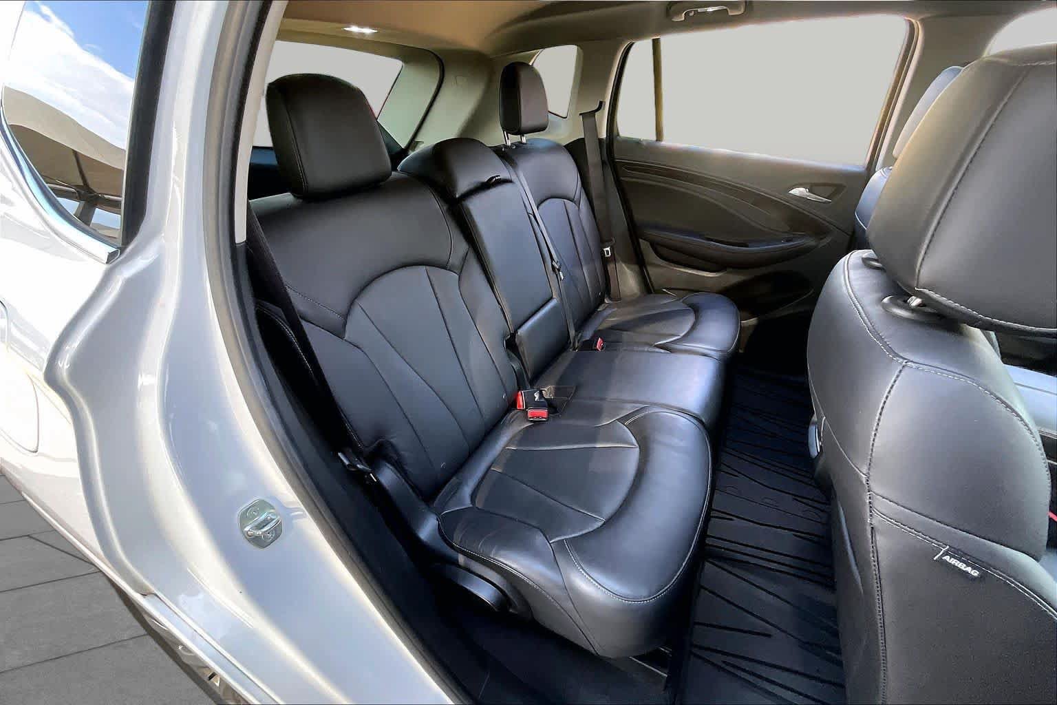 Used 2019 Buick Envision Essence FWD image 17