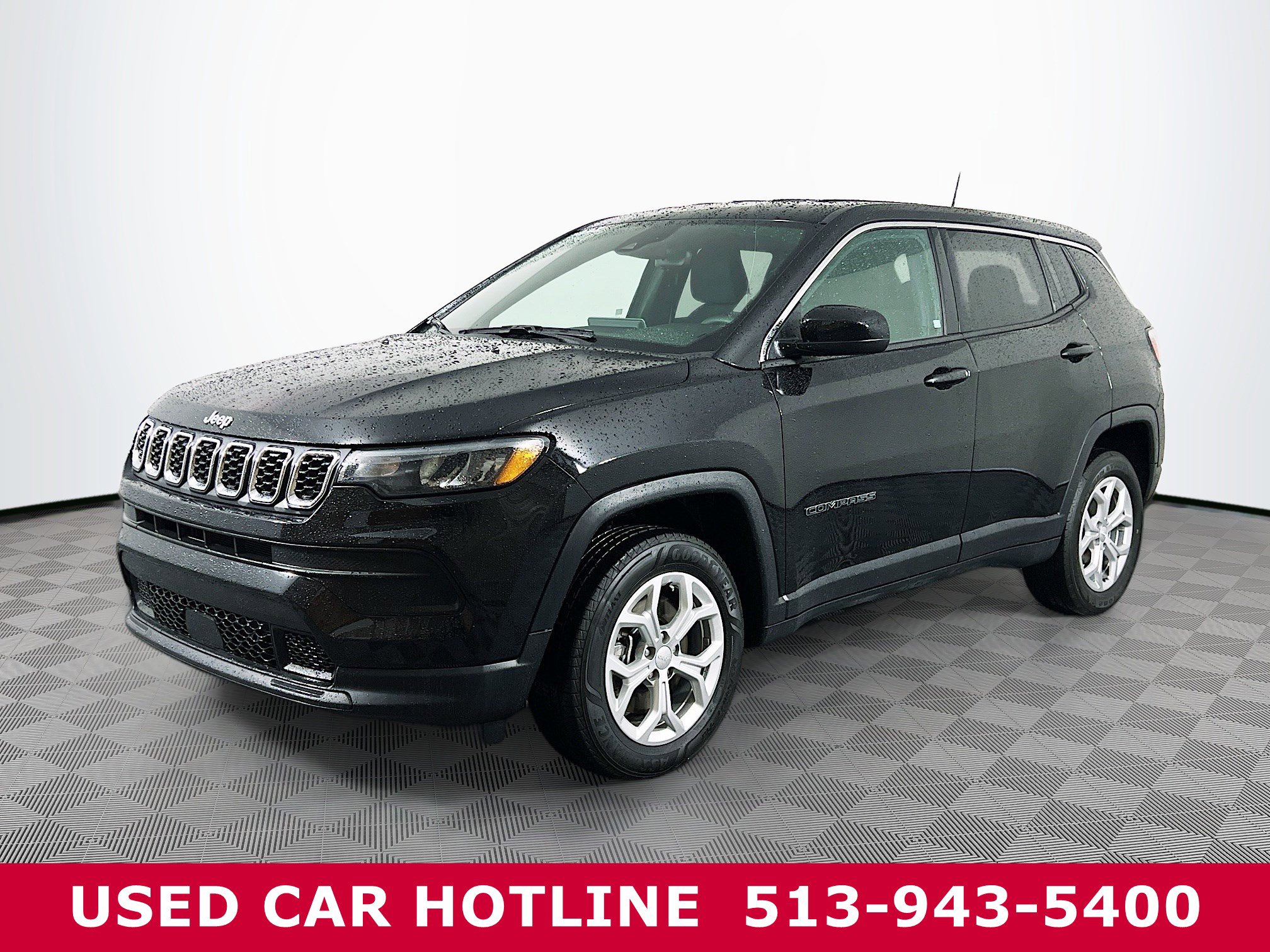 Used 2024 Jeep Compass Sport image 2