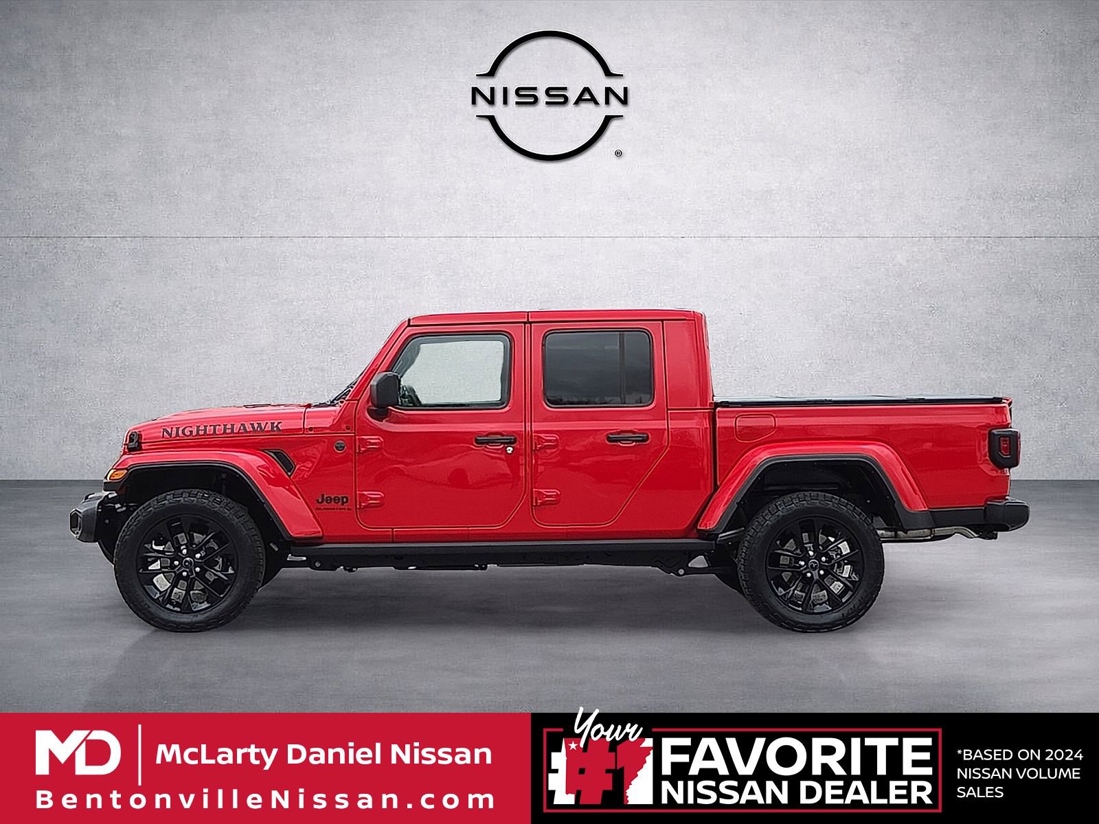 Used 2025 Jeep Gladiator Sport AWD/4WD image 3