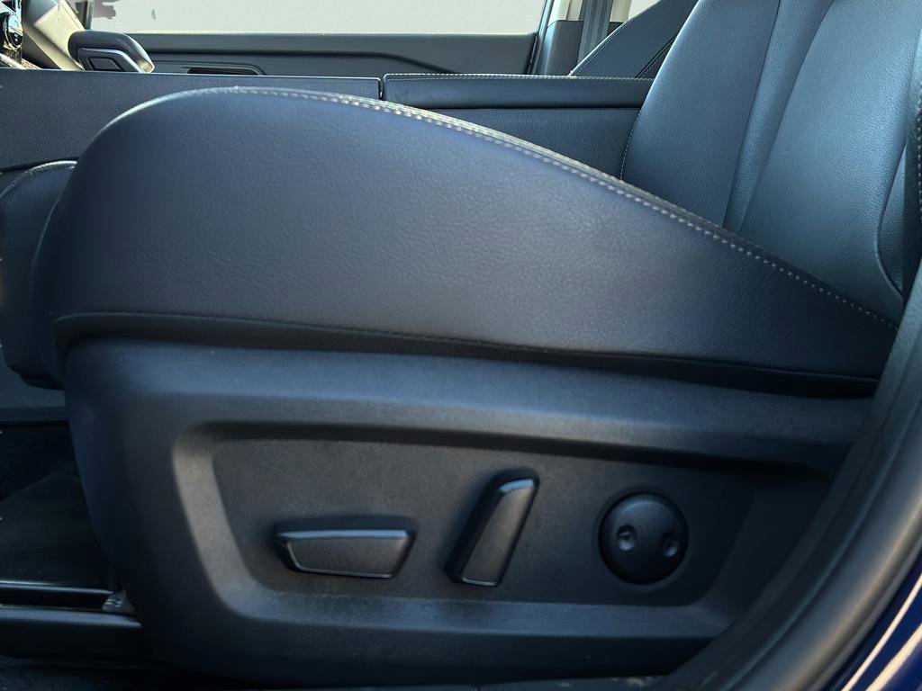 Used 2025 Nissan Rogue SL w/ Tech Package image 32