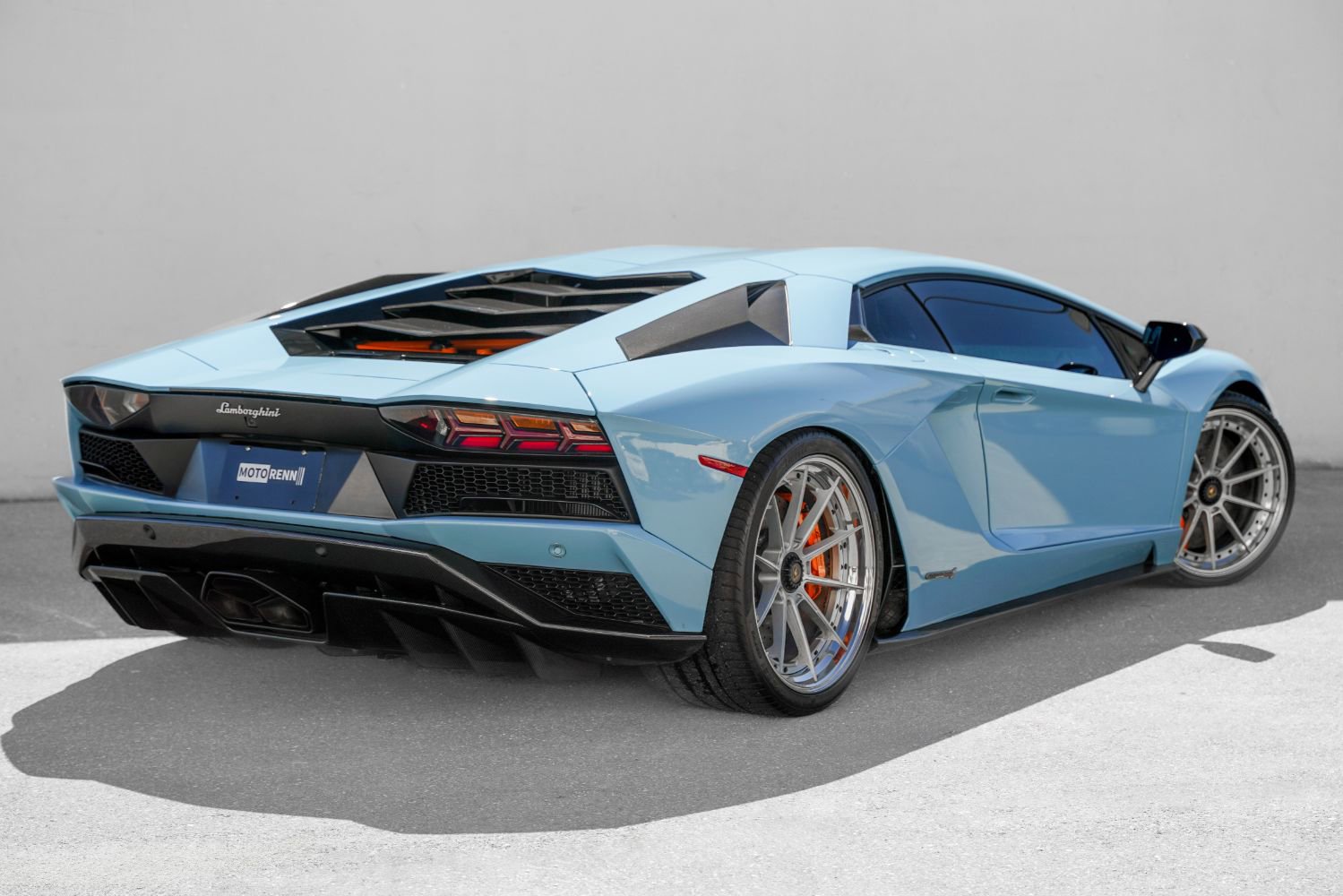 Used 2018 Lamborghini Aventador S image 3