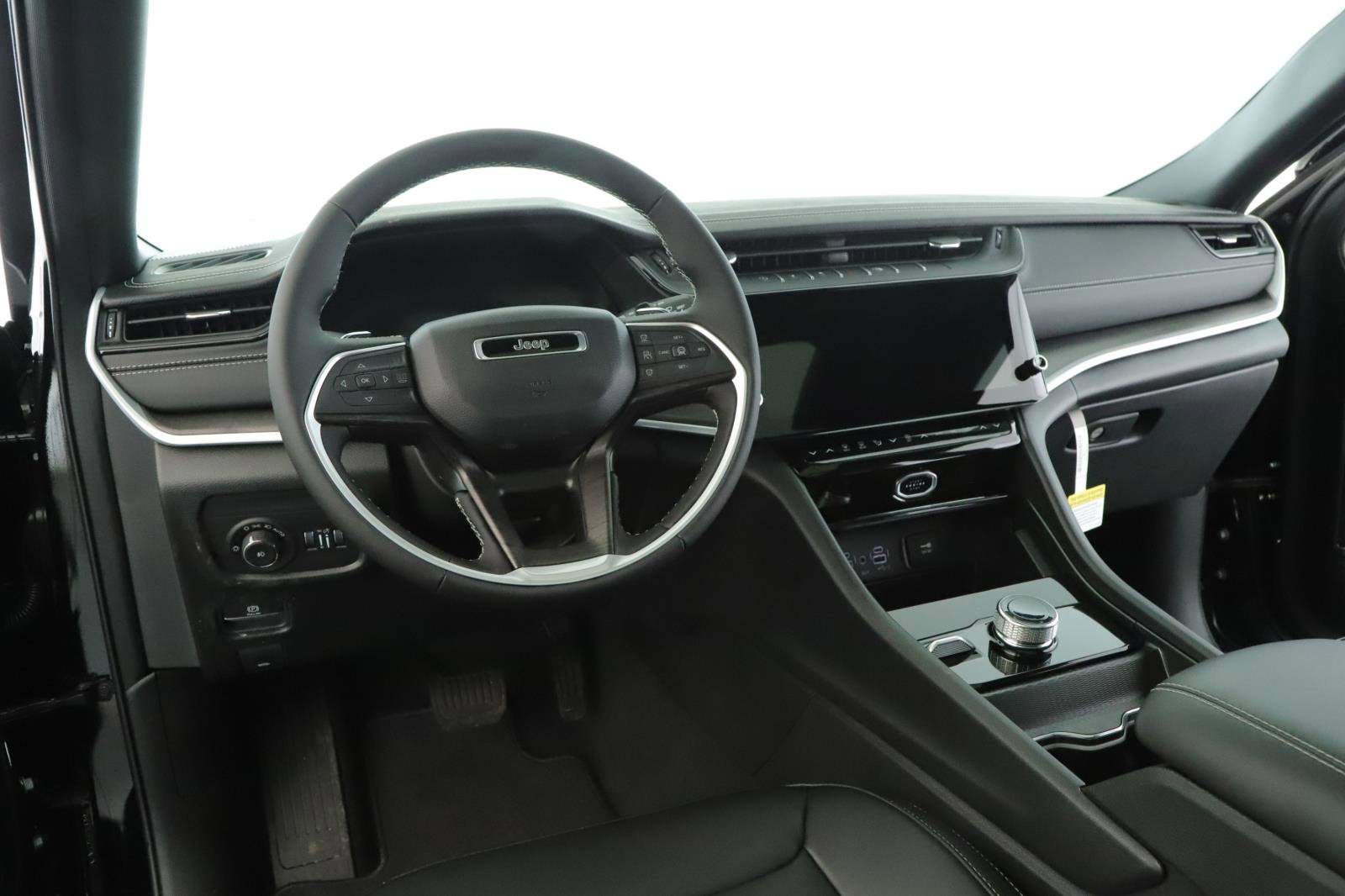 New 2026 Jeep Grand Cherokee Limited w/ Limited Altitude Package image 2