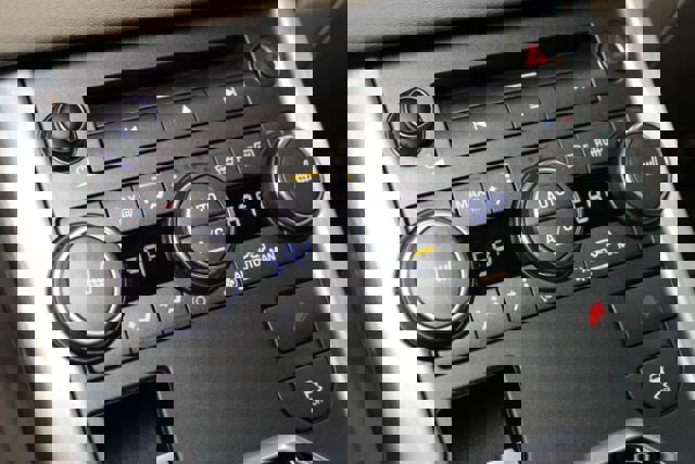 Used 2013 Land Rover Range Rover Evoque Pure Plus image 17