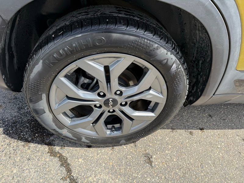 Certified 2024 Kia Seltos S FWD image 16