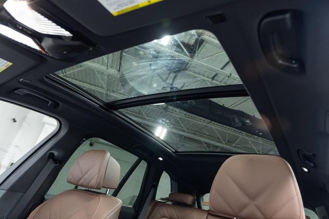 New 2026 BMW X5 xDrive50e image 16