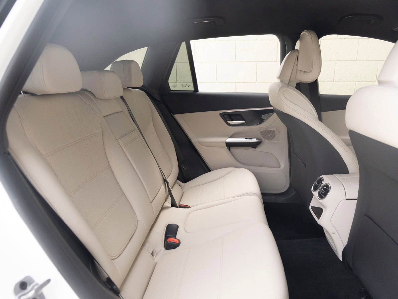 Used 2026 Mercedes-Benz GLC 300 image 24