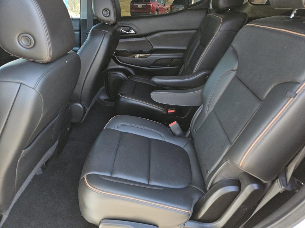 Used 2022 GMC Acadia AT4 w/ Technology Package image 29