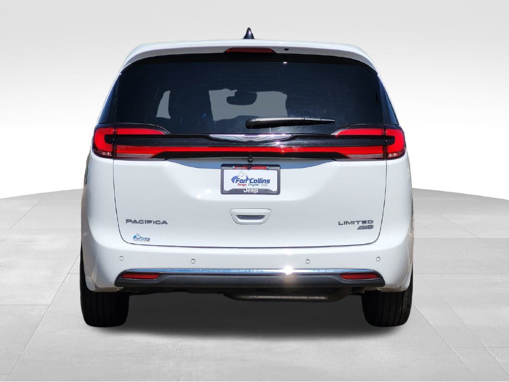 Used 2026 Chrysler Pacifica Limited AWD/4WD image 4